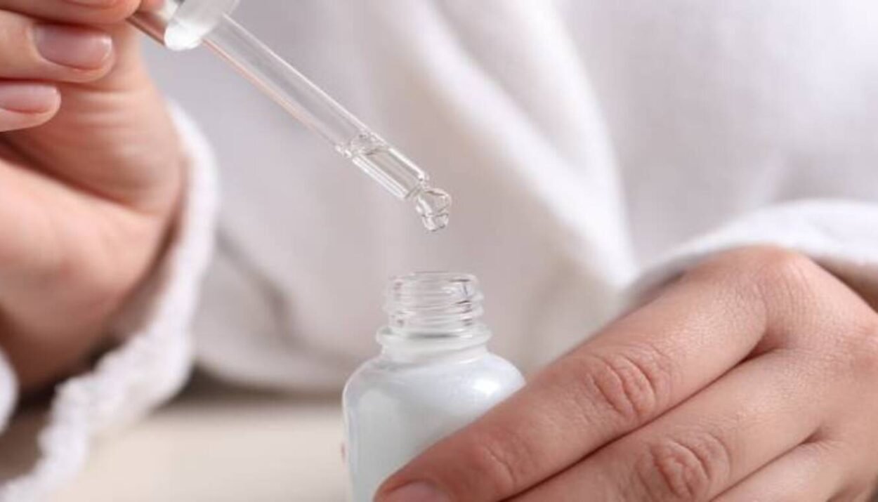 First Aid Beauty Ultra Repair Hydrating Serum
