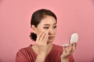 How to Care for Dry Skin Without Making It Greasy