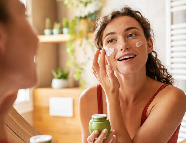 Simple Skincare Routine Using Natural Oils and Serums