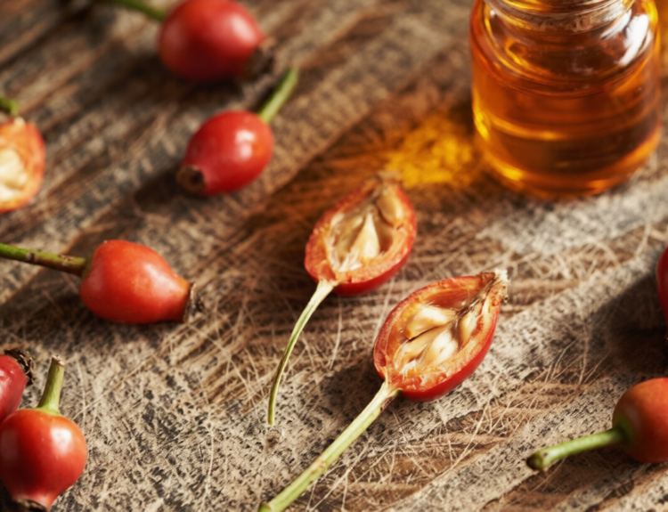 How rosehip oil supports overnight skin recovery