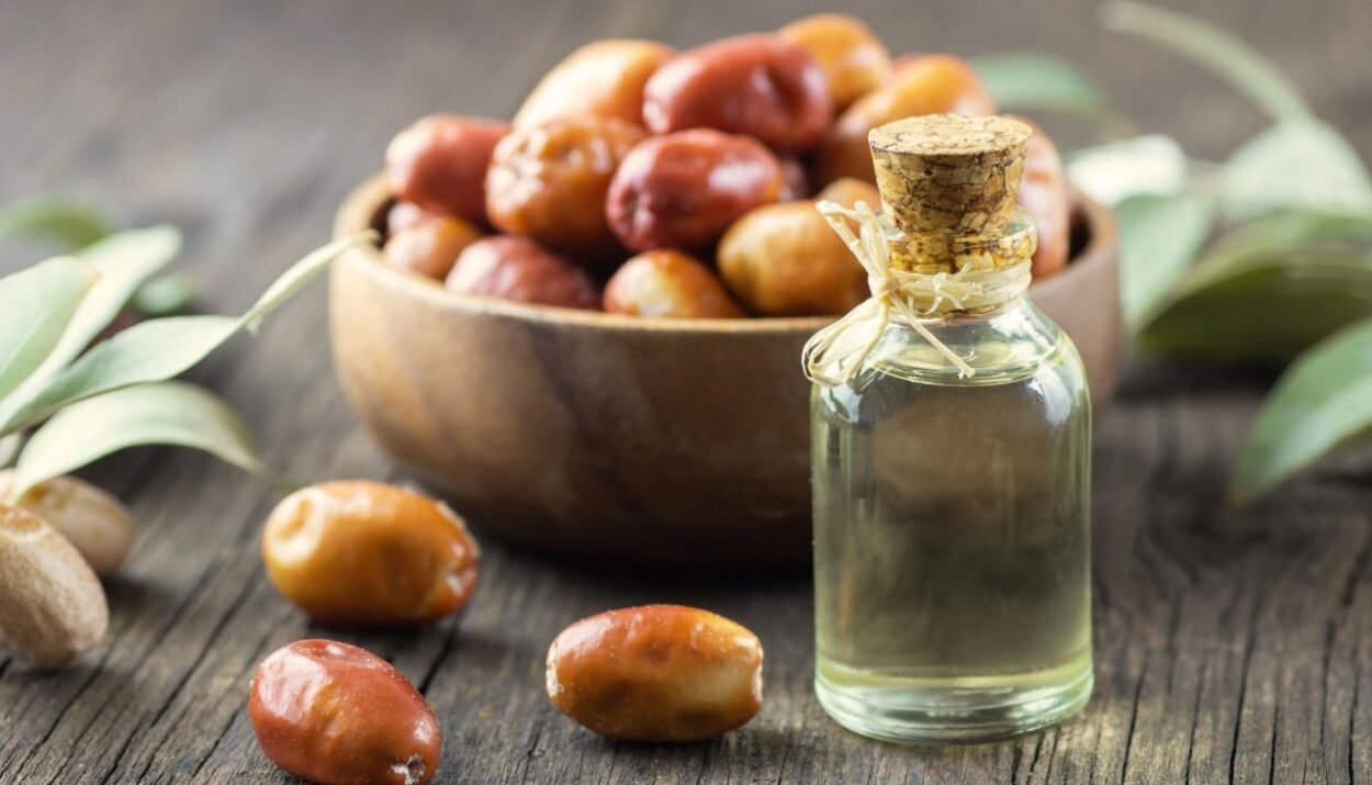 Jojoba oil for hydration